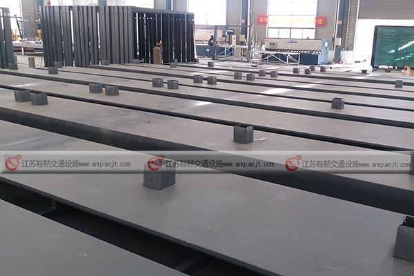 <strong>公交車(chē)站候車(chē)亭整體建設(shè)更需注重這些方面</strong>