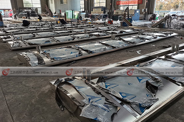 公交候車亭廠家如何選擇？