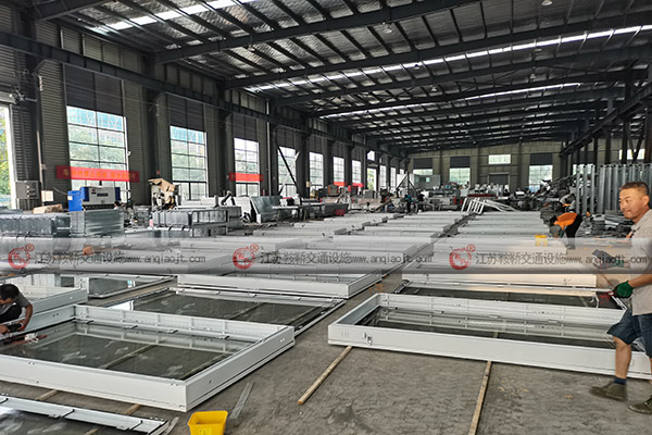 <strong>公交候車亭報價，候車亭可以定制生產嗎？</strong>