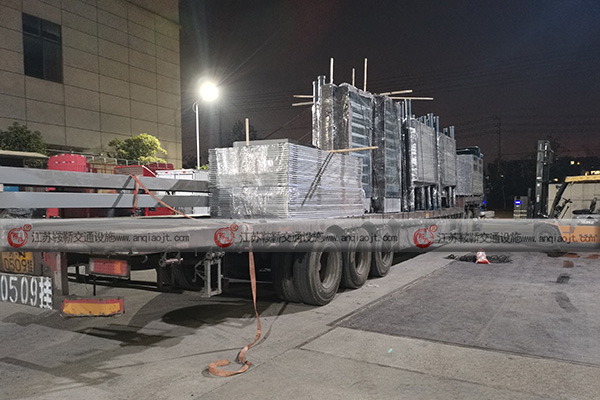 公交候車亭生產(chǎn)廠家怎么選擇