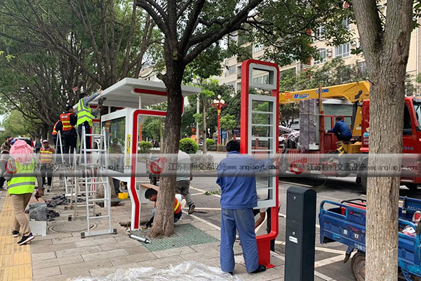 <strong>公交車候車亭有哪些基礎(chǔ)作用？怎么選擇到更好的生產(chǎn)廠家？</strong>