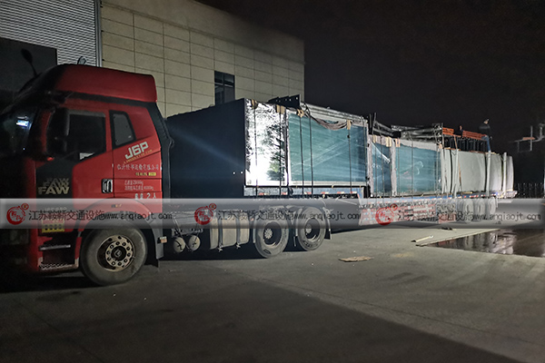 浙江公交候車亭不銹鋼公交站臺第三車發(fā)貨