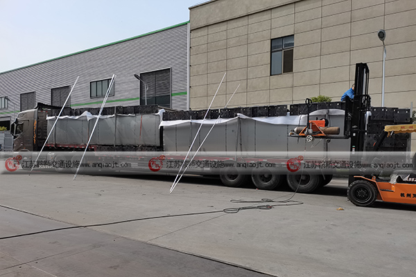 浙江候車亭生產(chǎn)完成發(fā)貨