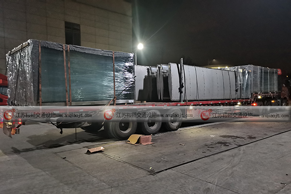 廣東深圳候車亭