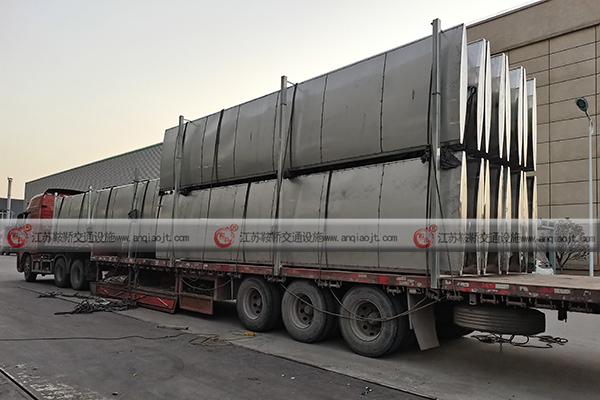 <strong>不銹鋼候車亭，要如何選擇比較靠譜的廠家呢？</strong>