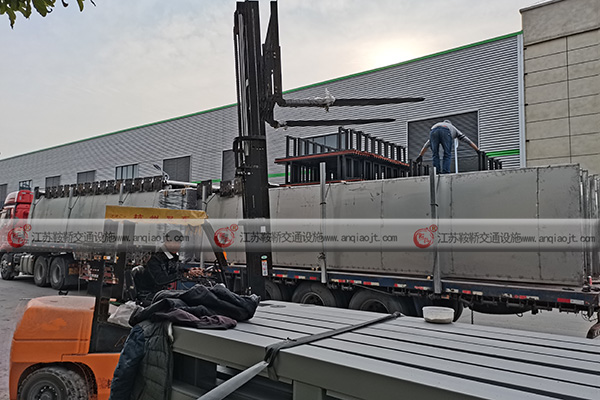 <strong>制作候車亭需要考慮哪些方面？</strong>