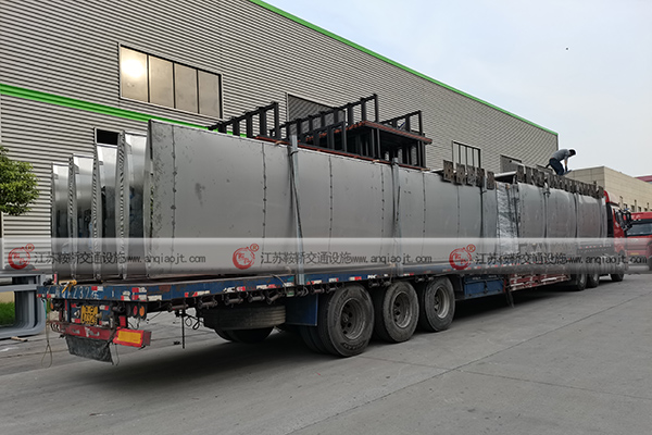 制作候車亭材質(zhì)都要保證候車亭的基本功能