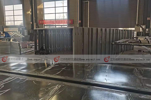 候車亭專業(yè)生產(chǎn)廠家種類多樣，選擇好看好用的才靠譜