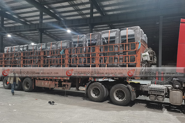 <strong>公交候車亭定制款需要注意哪些方面？</strong>