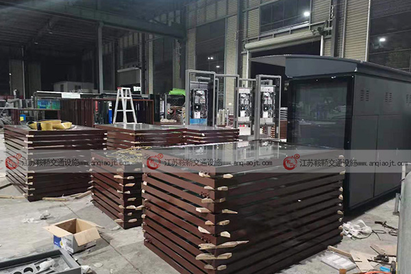 <strong>公交候車(chē)亭價(jià)格高嗎？主要包含哪些價(jià)格因素？</strong>