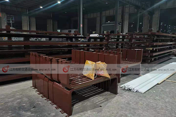 <strong>仿古候車(chē)亭價(jià)格貴嗎？該如何搭建出仿古風(fēng)格？</strong>