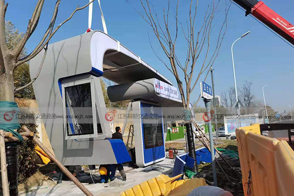 <strong>公交車候車亭銷售商家電話，在廠家定制公交車候車亭好處</strong>