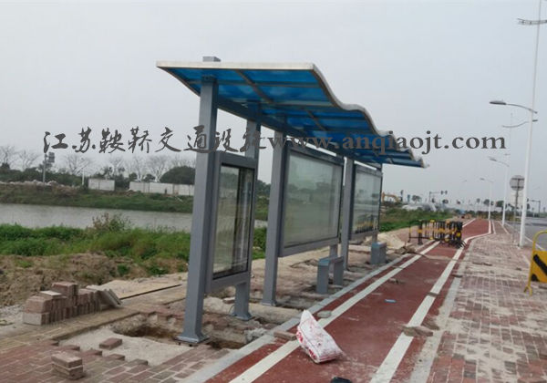 公交候車亭